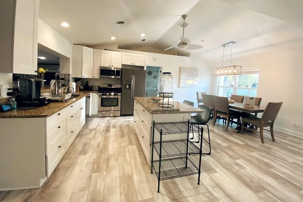 Casa De Emma - A 3-bed Gulf Access Vacation Holiday home