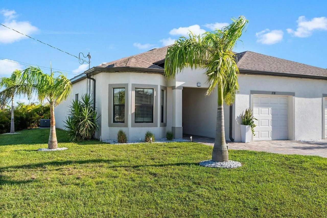 Entire Luxury Duplex Gulf Access Heated Saltwater Pool * Cape Coral