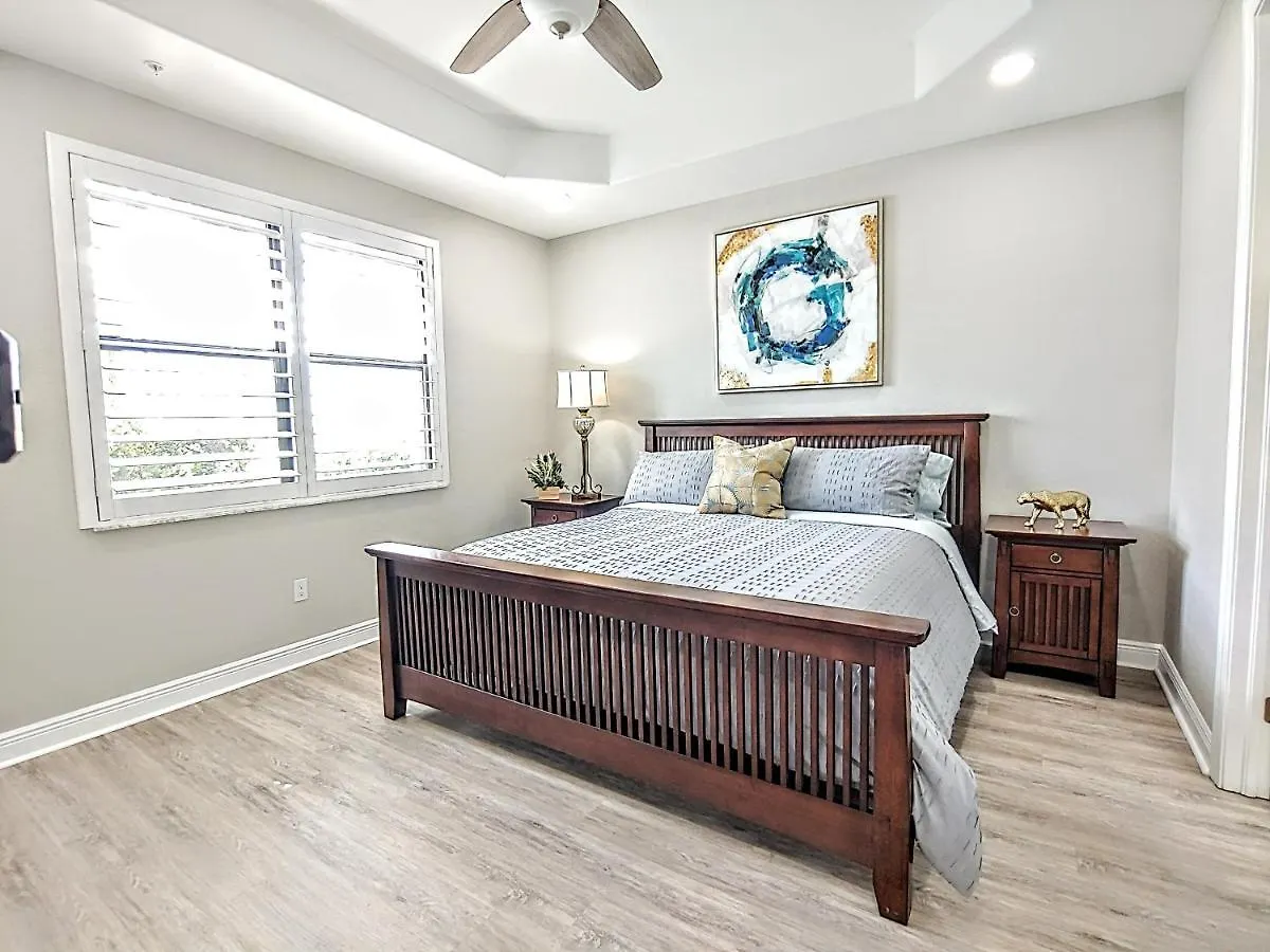 Luxury Oasis - Pool, Bbq, Patio - Cape Coral, Florida Apartment Cape Coral