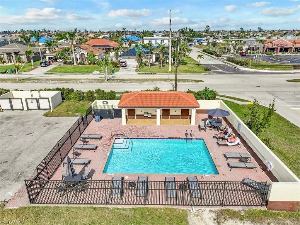 Luxury Oasis - Pool, Bbq, Patio - Cape Coral, Florida
