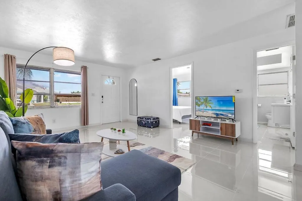 Apartment Location In Cape Coral! Cape Coral