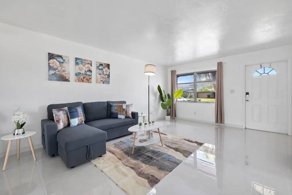 Apartment Location In Cape Coral! *
