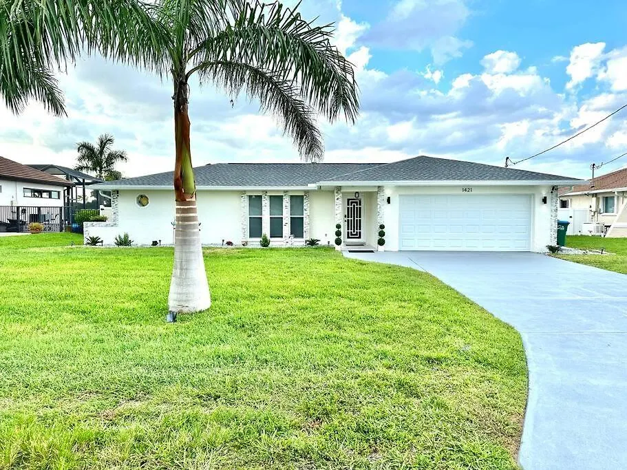 Holiday home Gulf Access Oasis W/ Heated Pool !