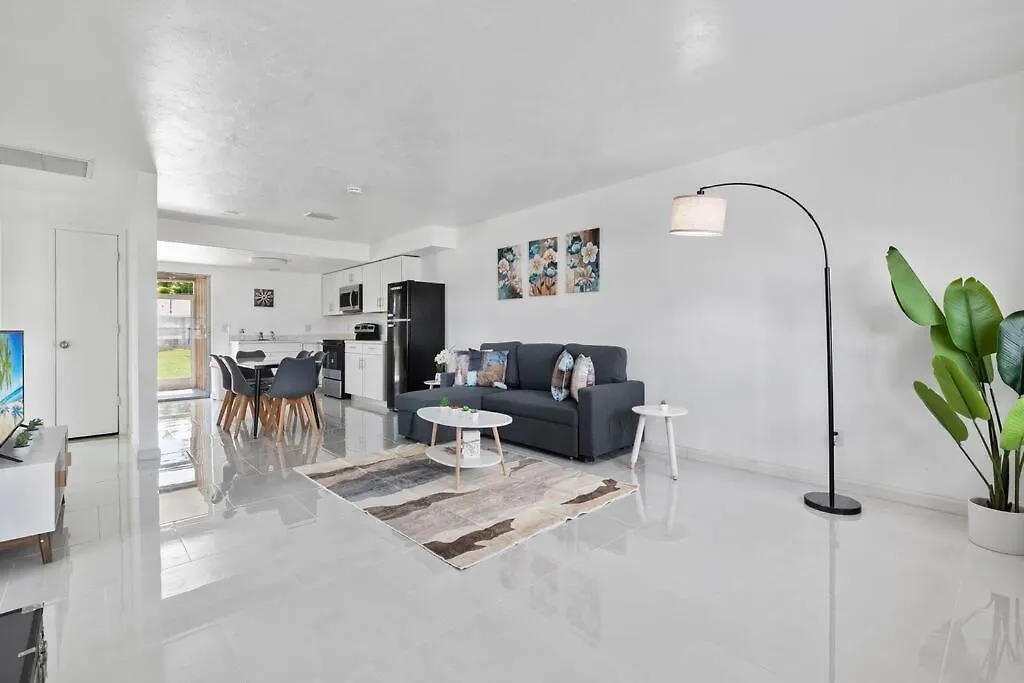 Apartment Location In Cape Coral! Cape Coral