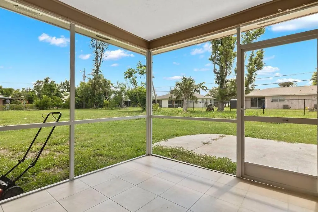 Apartment Location In Cape Coral!