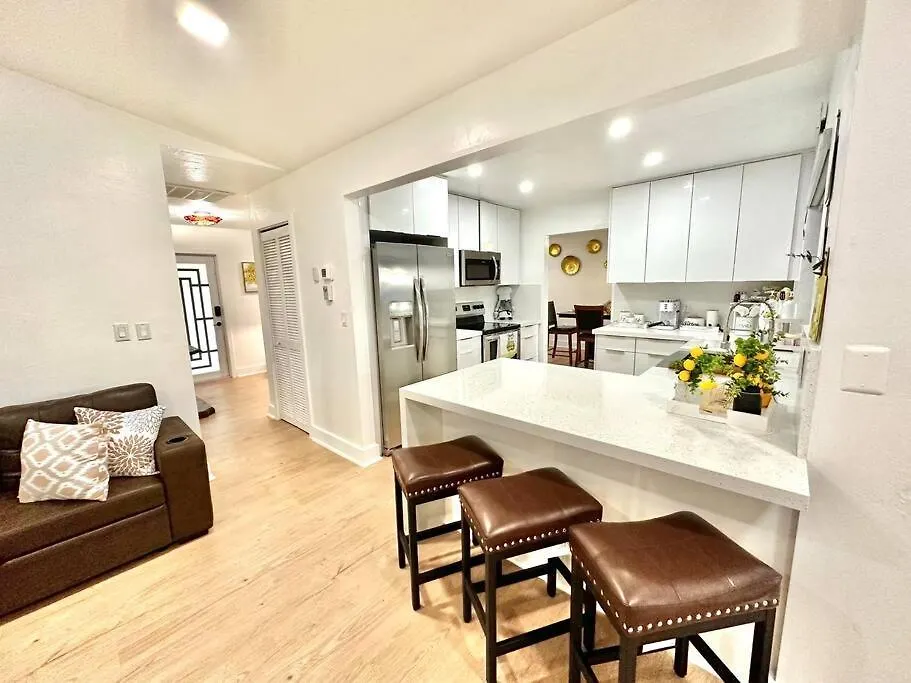 Gulf Access Oasis W/ Heated Pool ! * Cape Coral