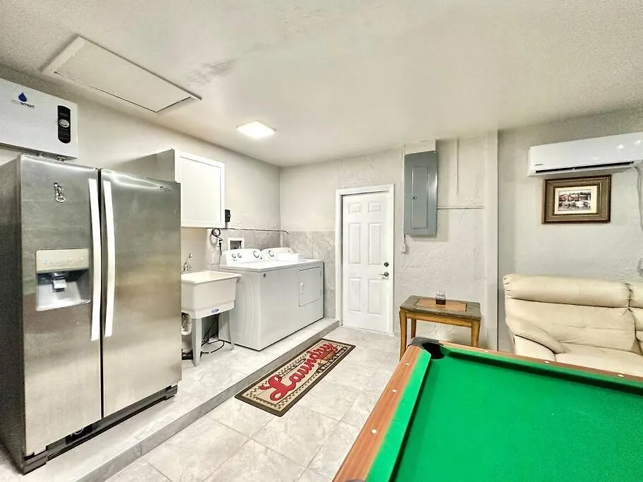 Gulf Access Oasis W/ Heated Pool ! Holiday home