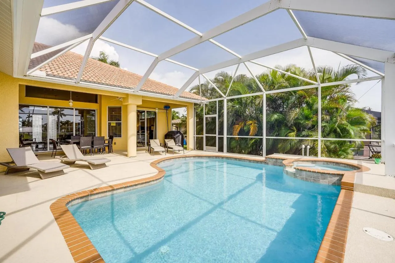 Waterfront Lanai, Pool And Dock! *