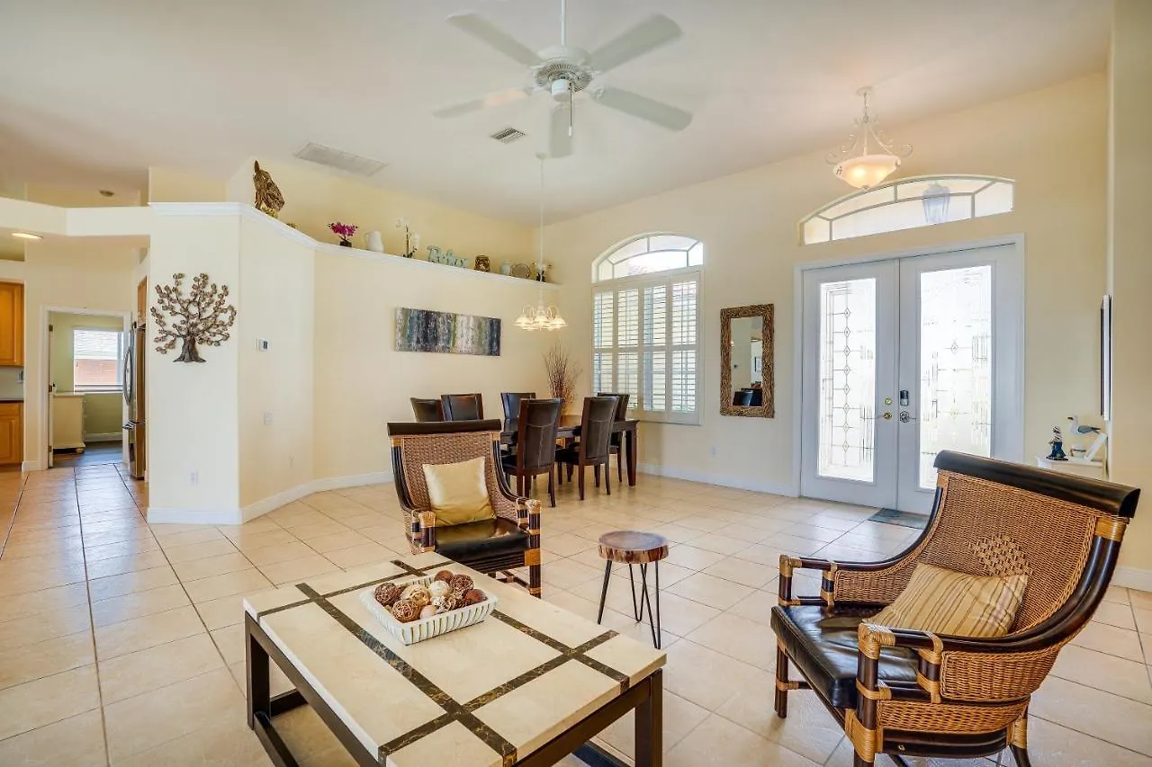 Waterfront Lanai, Pool And Dock! Holiday home *