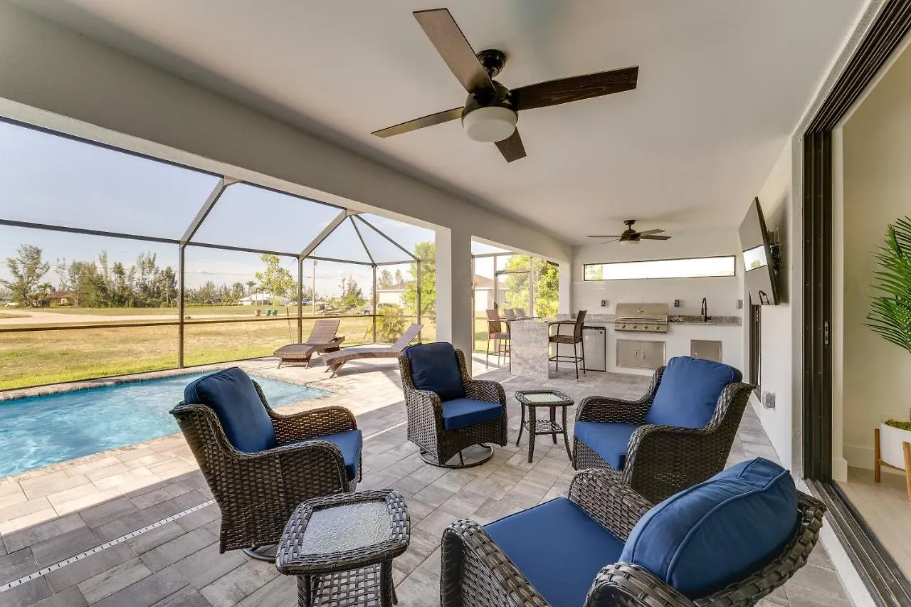 Vacation With Private Pool And Grill *