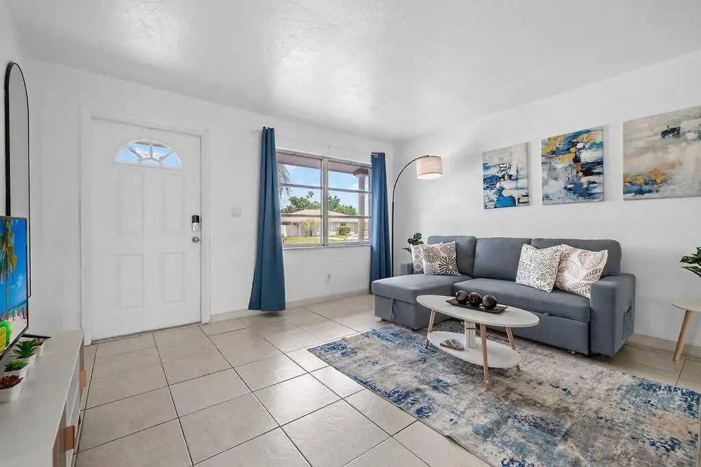 Apartment The Heart Of Cape Coral! Cape Coral
