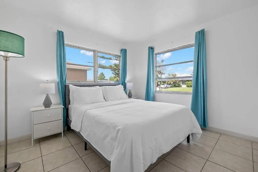 The Heart Of Cape Coral! * Cape Coral