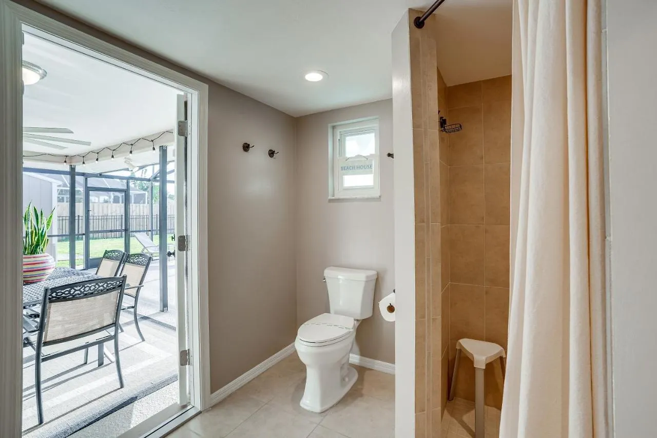 With Screened Pool And Patio! Cape Coral