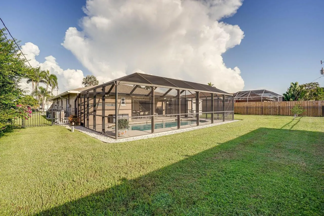 Holiday home With Screened Pool And Patio!