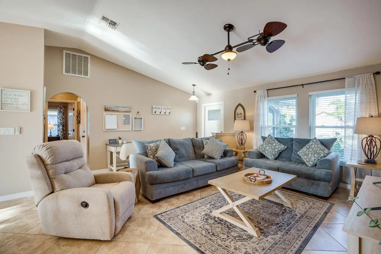 With Screened Pool And Patio! * Cape Coral