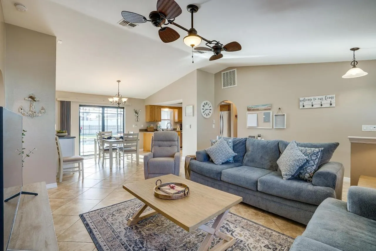 With Screened Pool And Patio! Cape Coral