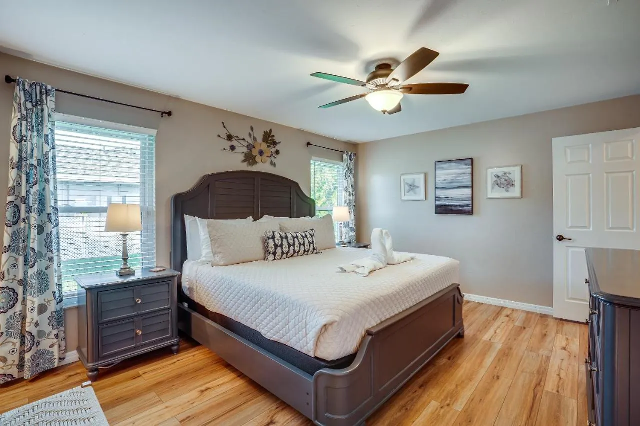 With Screened Pool And Patio! *