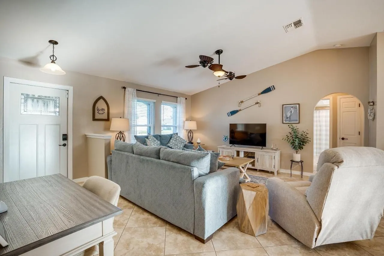 With Screened Pool And Patio! Holiday home *