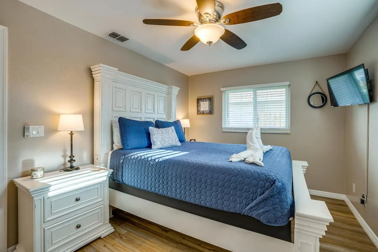 With Screened Pool And Patio! Holiday home *