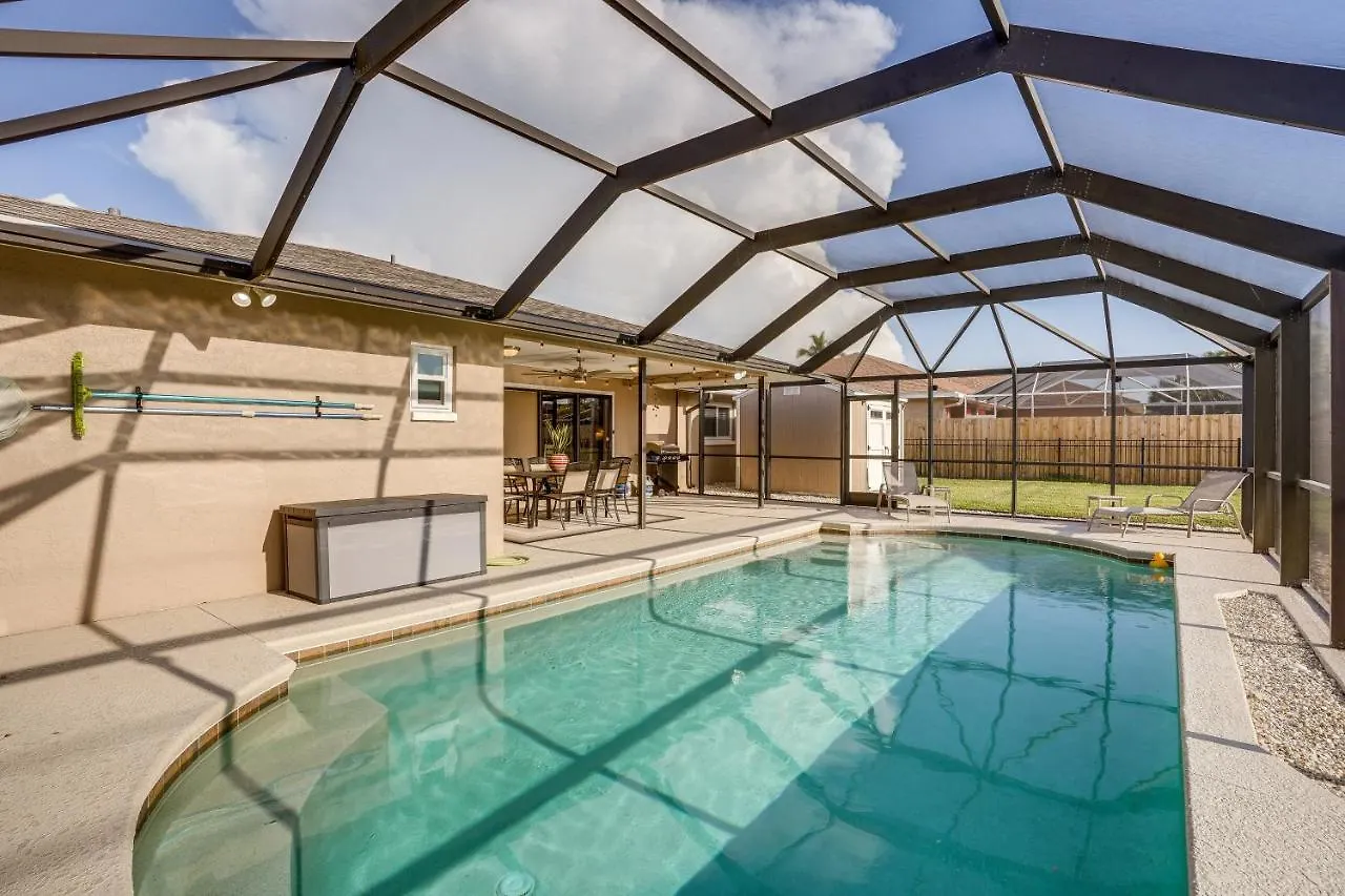 Holiday home With Screened Pool And Patio! *