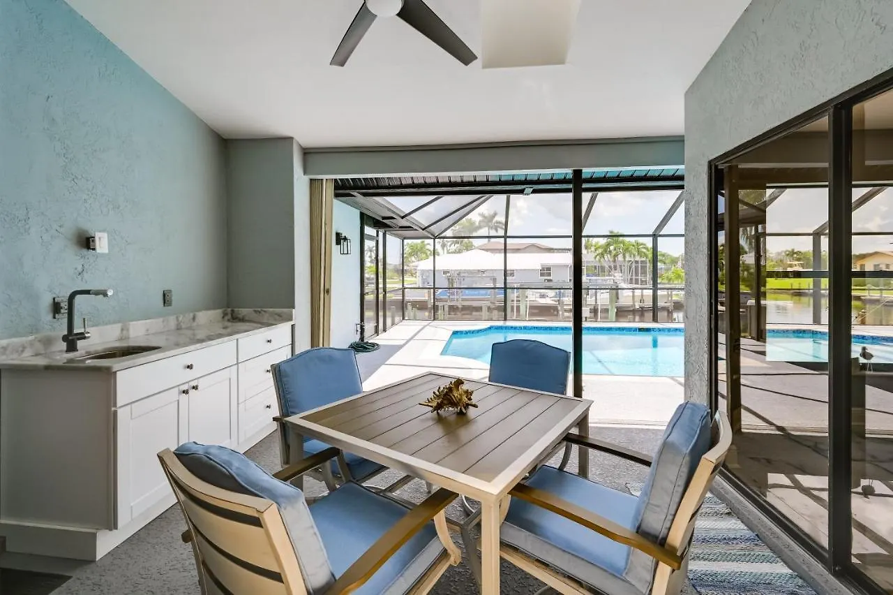Luxurious Oasis Half Mi To Boat Ramp! * Cape Coral