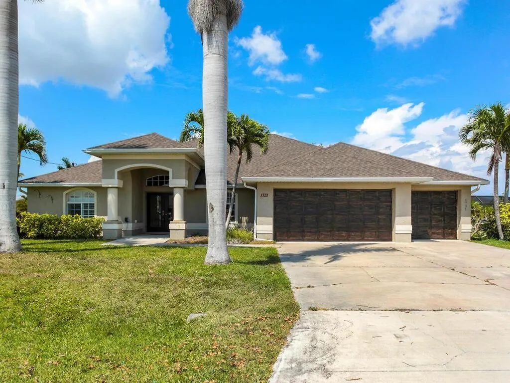 Holiday home Tropical Paradise Getaway Cape Coral