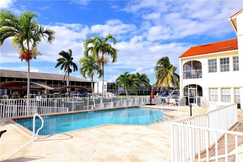 Water Views & Community Pool - Casa Marbella - Roelens Vacations