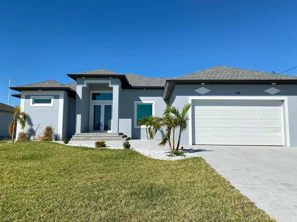 Modern New In Villa Cape Coral