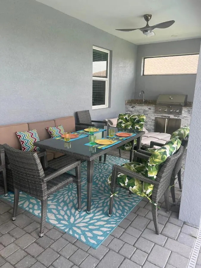 Modern New In Villa Cape Coral