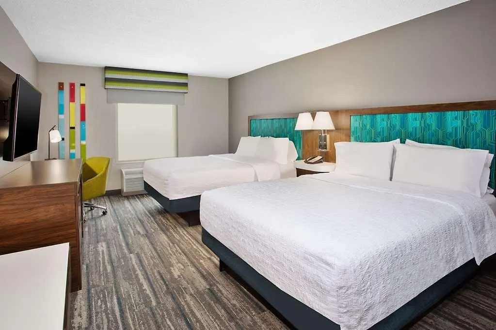 Hampton & / Myers Hotell 3*
