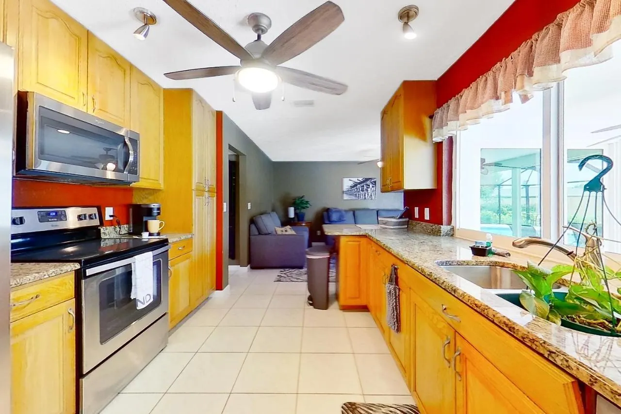 Sun-soaked Serenity Holiday home Cape Coral