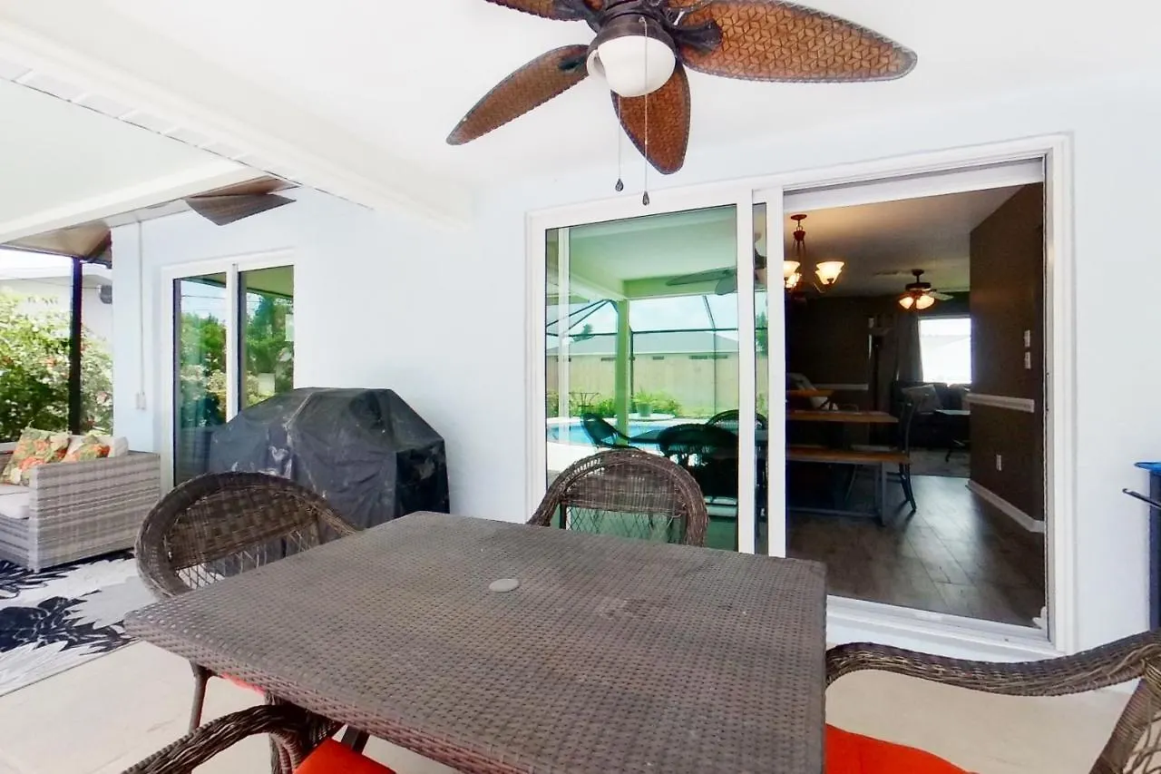 Sun-soaked Serenity Holiday home