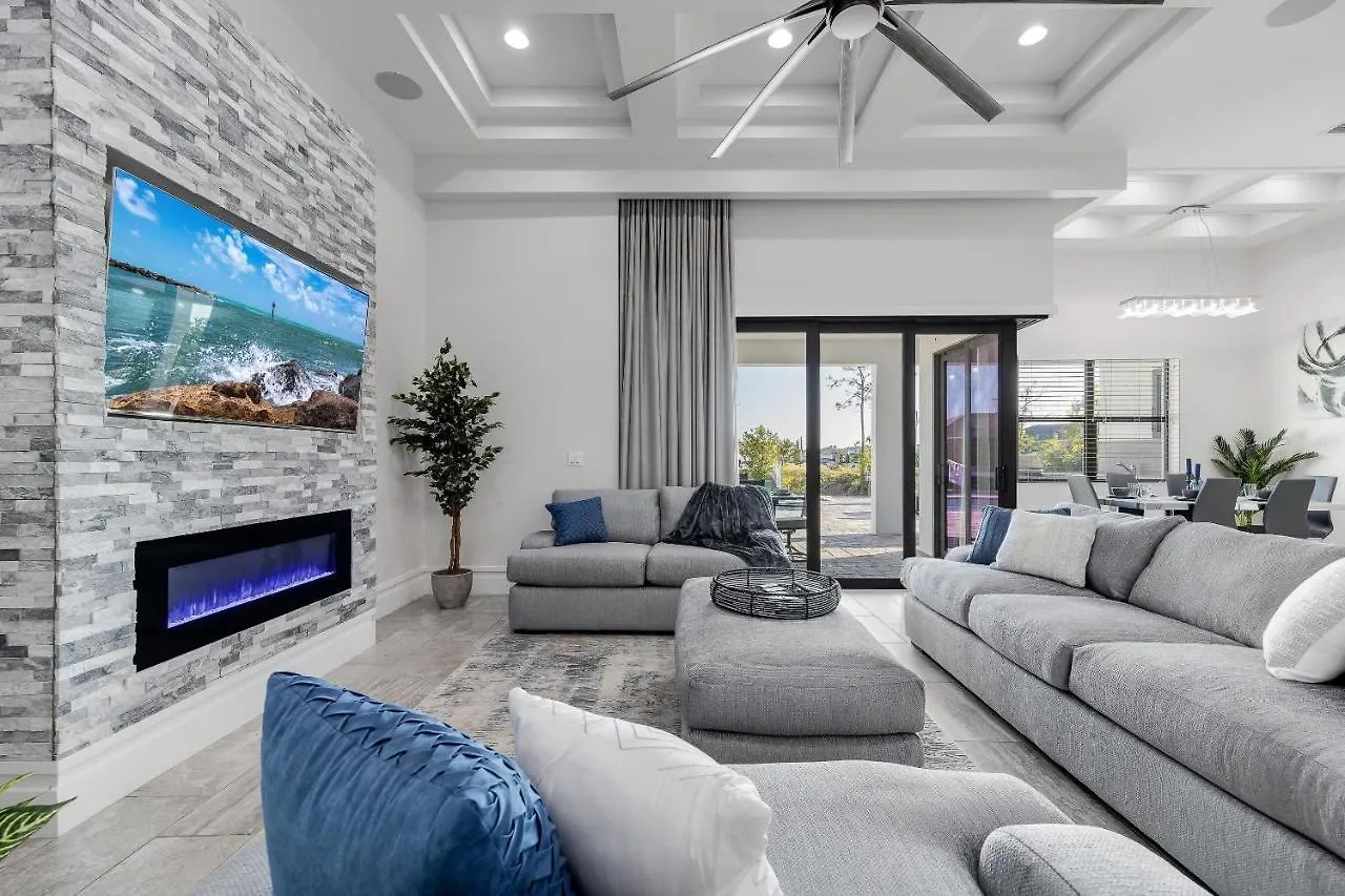 Heated Pool, Canal Views, Sleeps 8 - Sip N' Sea