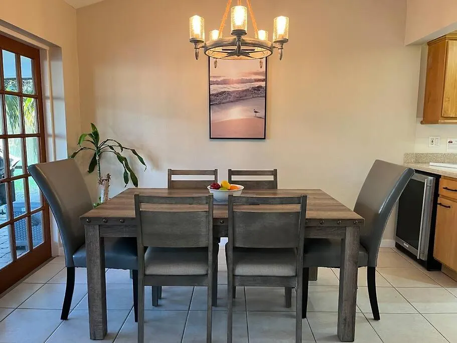 Palaco Paradise, Canal View And Pool Holiday home *