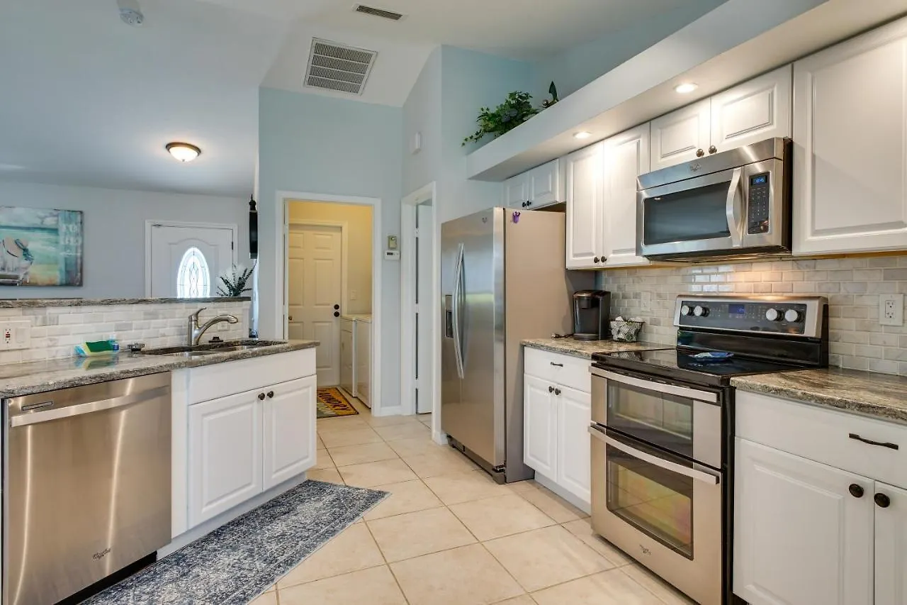 Holiday home Centrally Located Oasis Pool And Lanai *