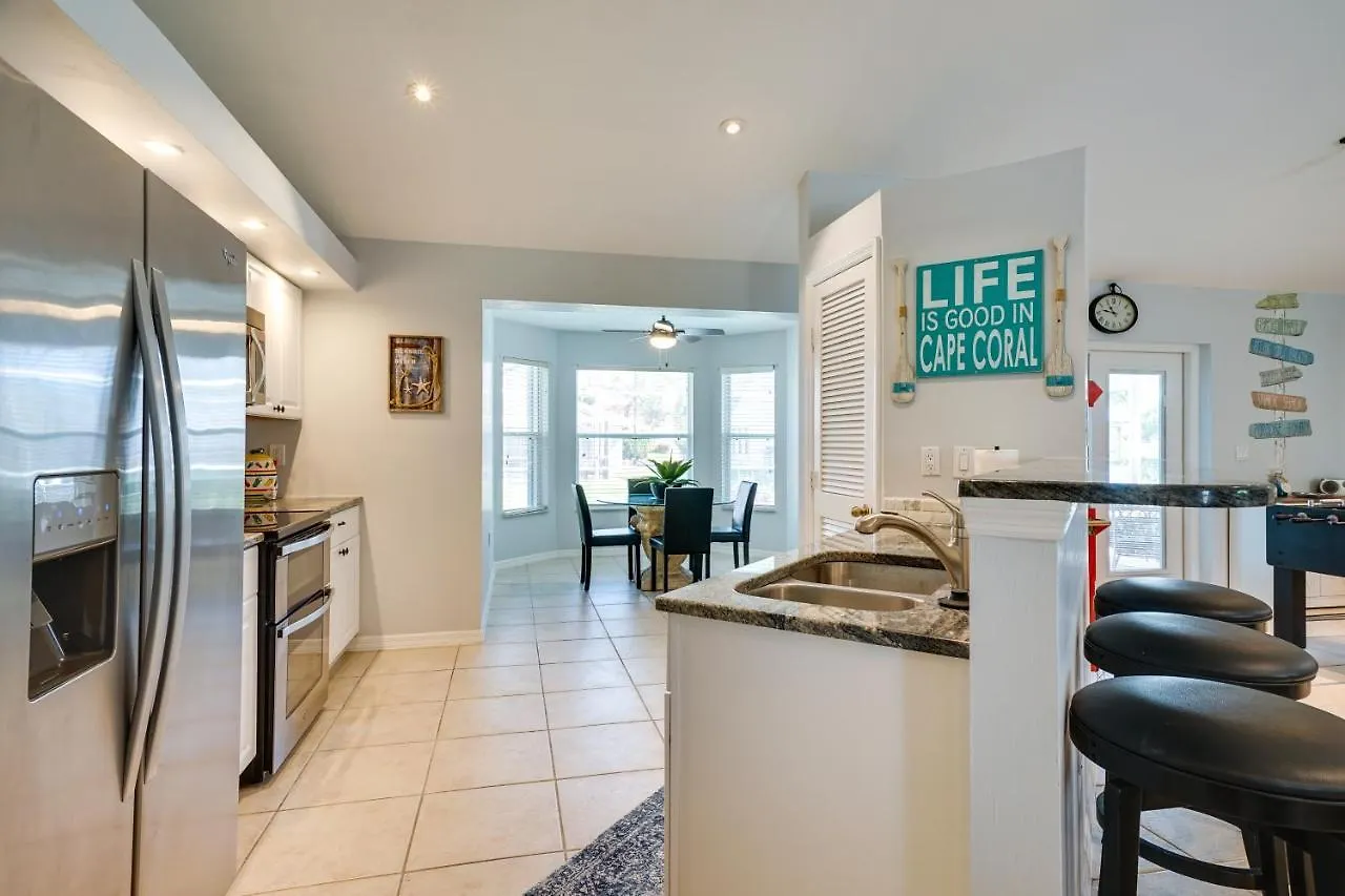 Centrally Located Oasis Pool And Lanai