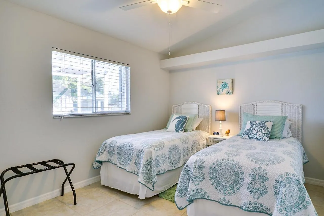 Holiday home Centrally Located Oasis Pool And Lanai
