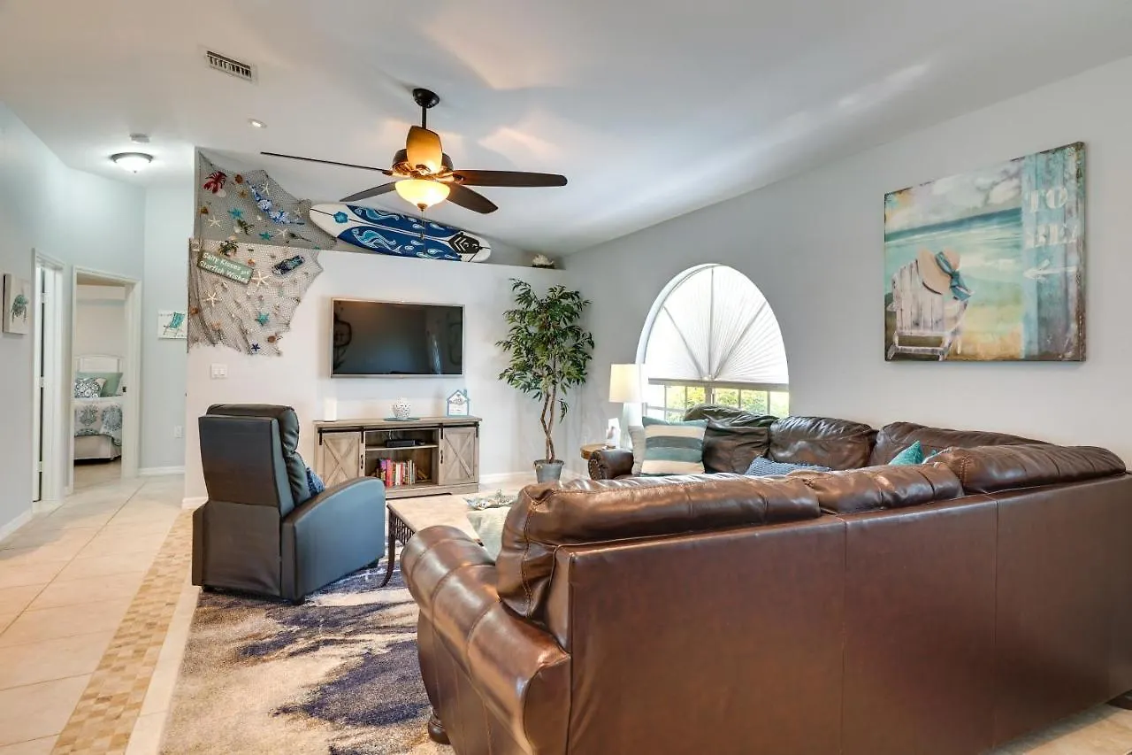 Centrally Located Oasis Pool And Lanai Holiday home Cape Coral