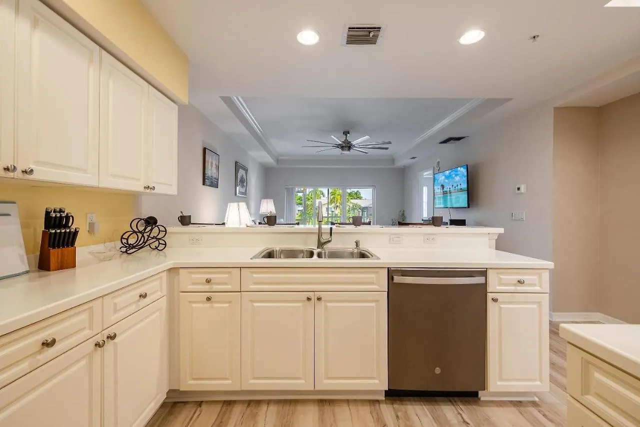 Closest To The Pool! - Updated, Bright & Cheery - Serenity Cove - Roelens Vacations