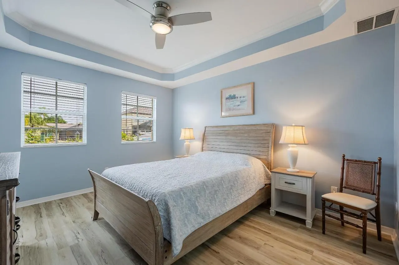 Closest To The Pool! - Updated, Bright & Cheery - Serenity Cove - Roelens Vacations Holiday home