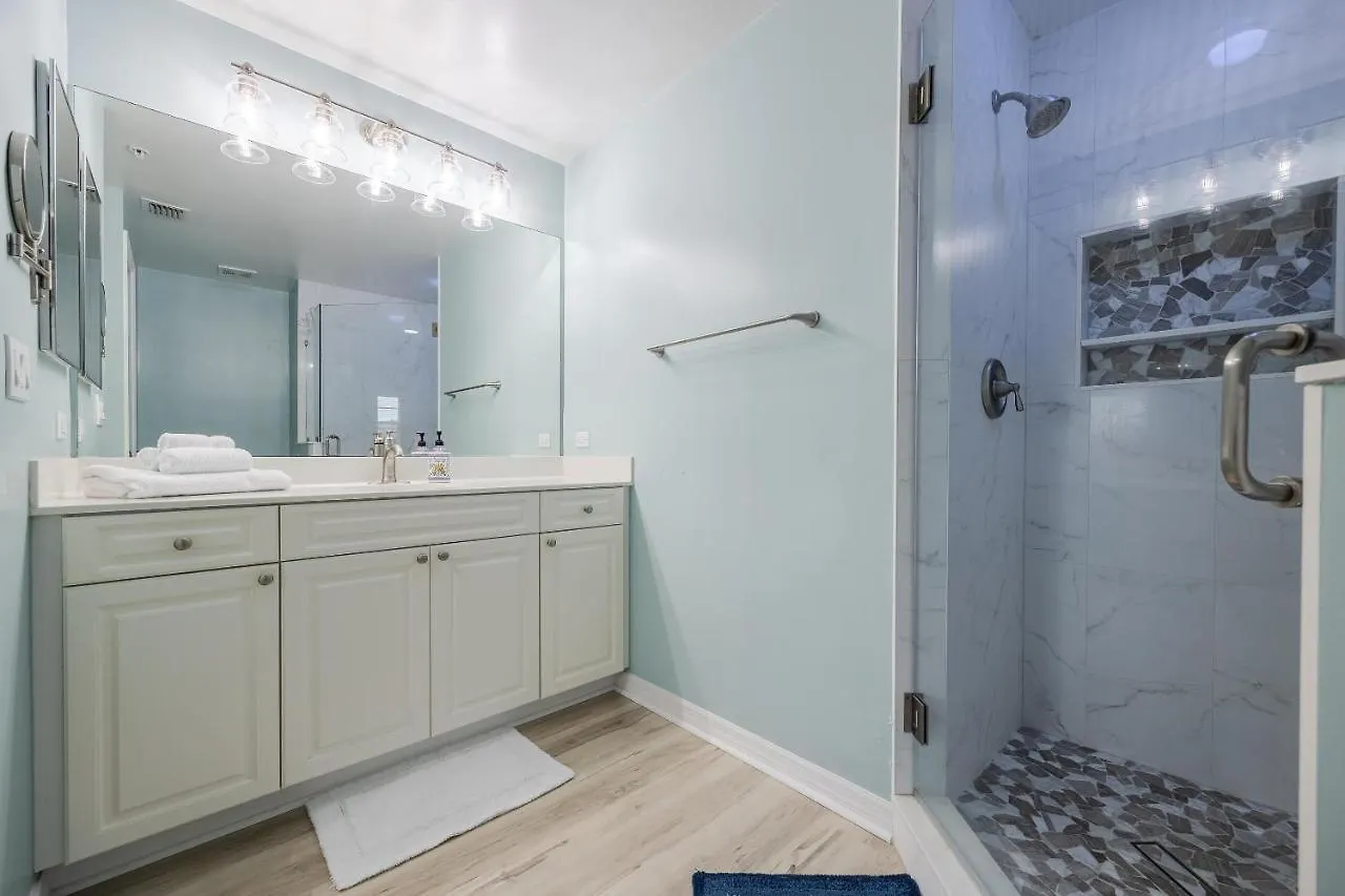 Closest To The Pool! - Updated, Bright & Cheery - Serenity Cove - Roelens Vacations *