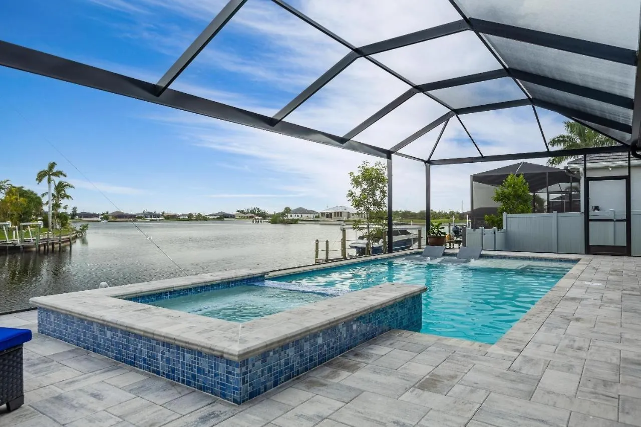 It's A Gold Rush! Paddleboard, Kayak, Saltwater Pool & - Sea'n Coastal View - Roelens Holiday home Cape Coral