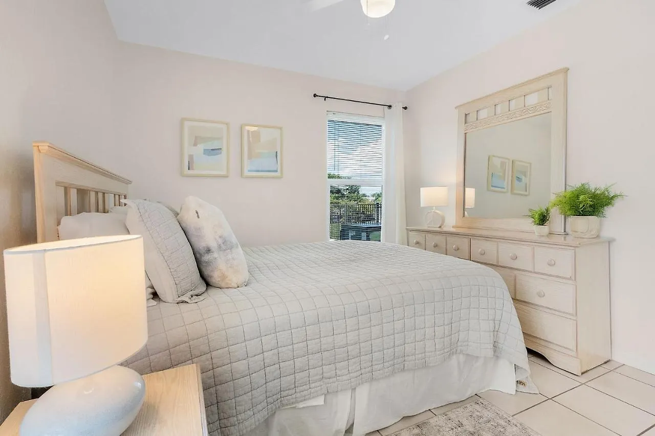 Direct Gulf Access - Just Mnutes To The River! - Heated Pool! - Waterside Serenade - Roelens Holiday home