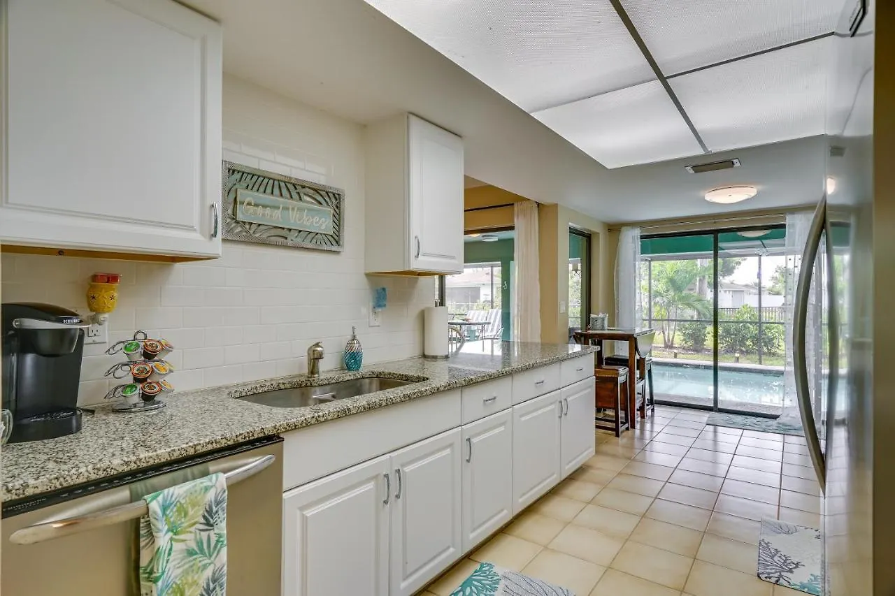 Holiday home Near Beaches And Downtown *