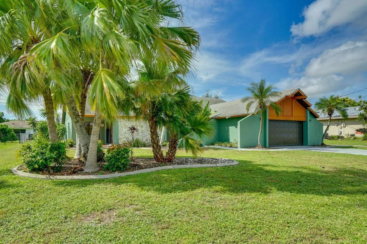 Near Beaches And Downtown Holiday home *