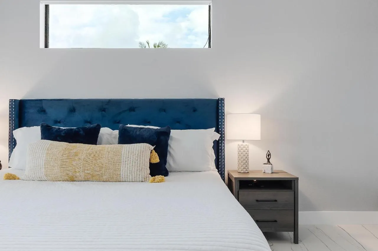Cloud 9- Roelens Vacations * Cape Coral