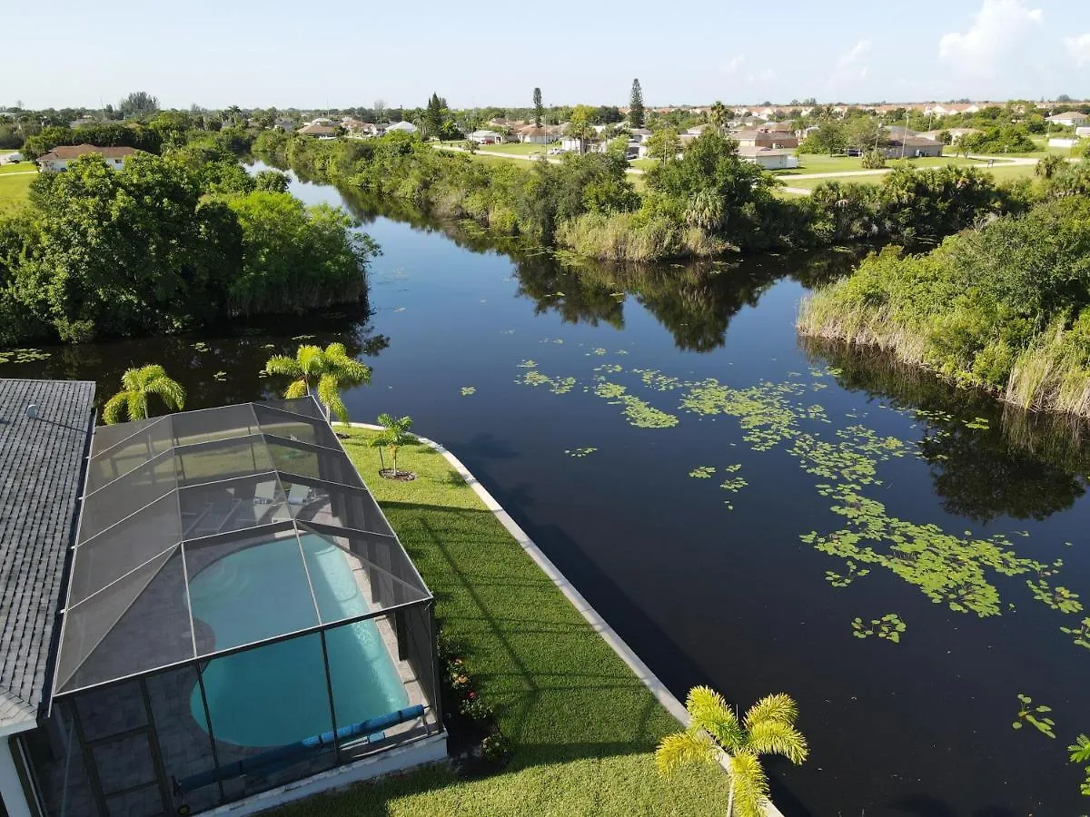 Villa Phoenix Quite Area Pool And Great Water Few Cape Coral