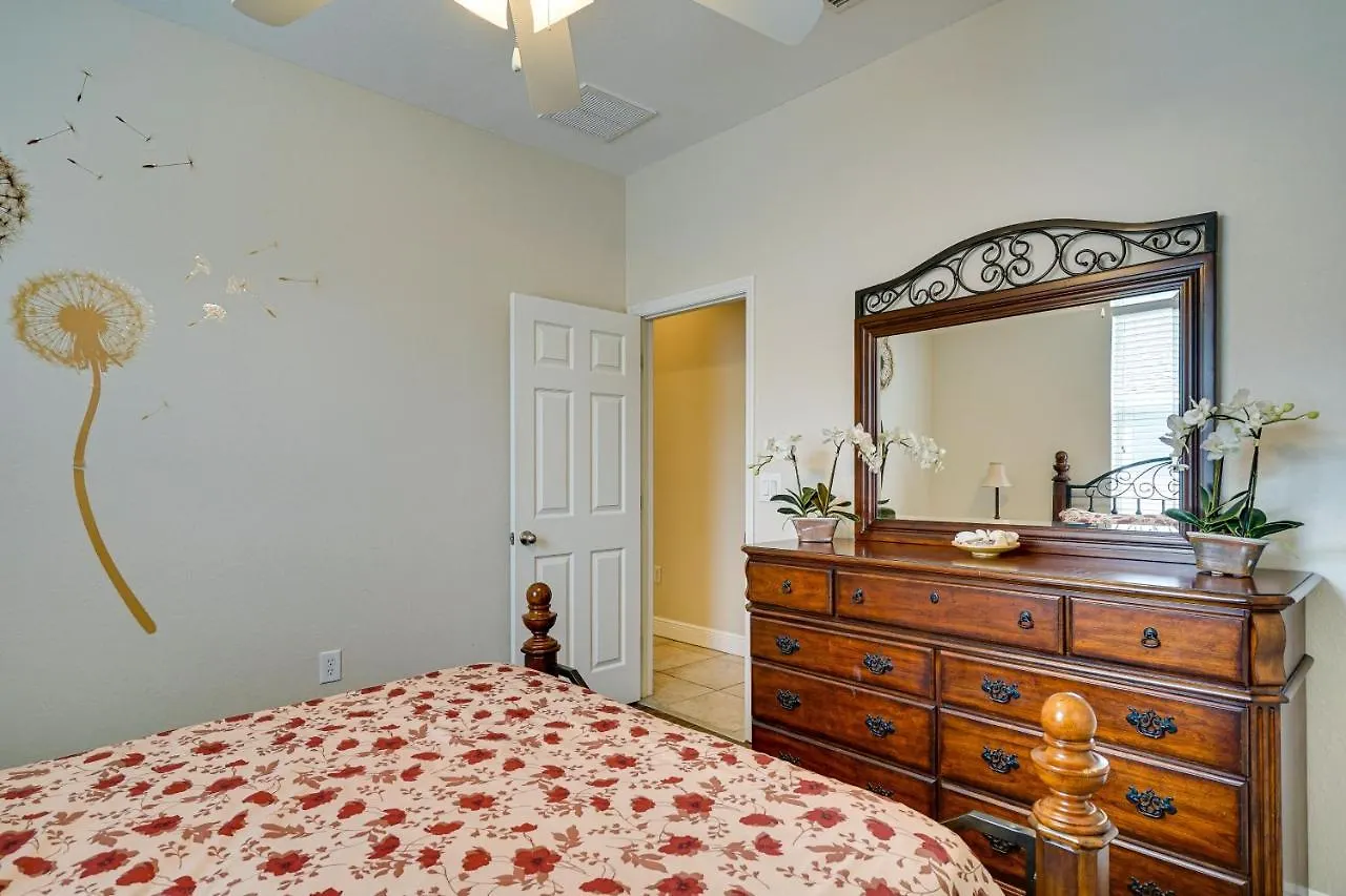 Holiday home Spacious With Screened Lanai And Pool! *