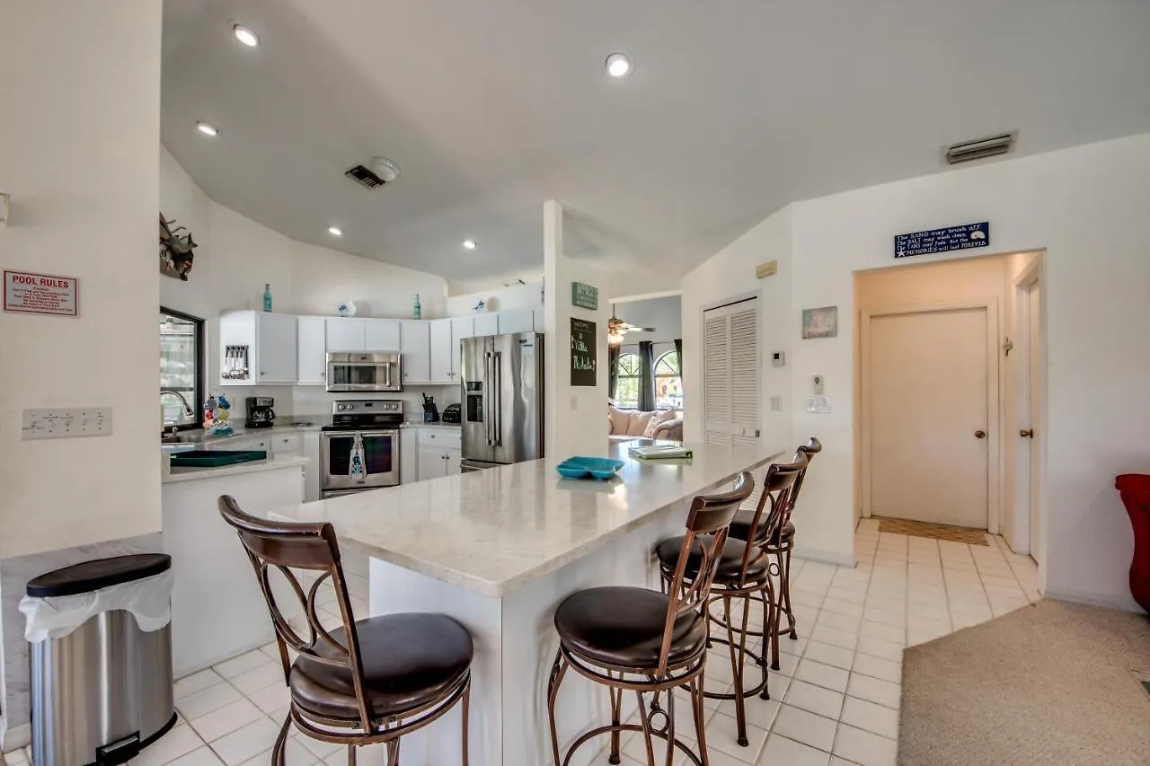 Villa Mcarita - 4 Bedroom W. Heated Pool On The Water Cape Coral