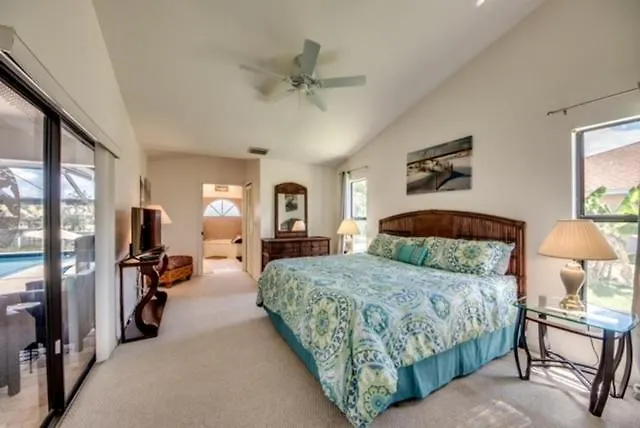 Mcarita - 4 Bedroom W. Heated Pool On The Water Villa Cape Coral